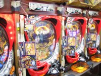 05 - Shinjuku pachinko.jpg